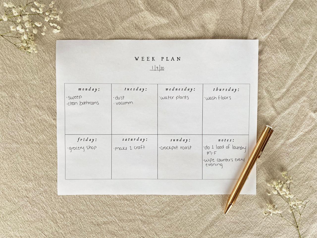 Simple Weekly Grocery List Printable in Gray Box-save Time Every Week ... How to Build a Weekly Grocery List That Saves Time